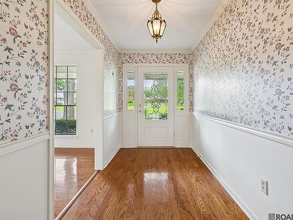 5th image of 7545 Cardiff Ave