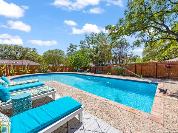 8807 Spanish Moss, Windcrest, TX 78239