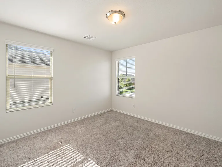 148 Lisa Ln — Photo 22