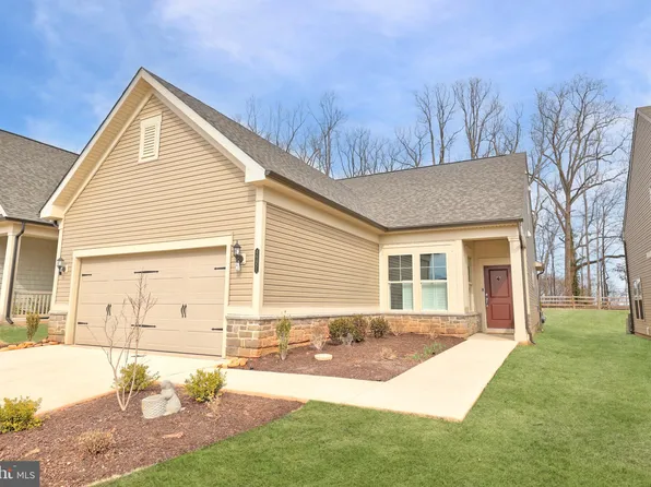 46451 Whitetop Dr, Sterling, VA 20164