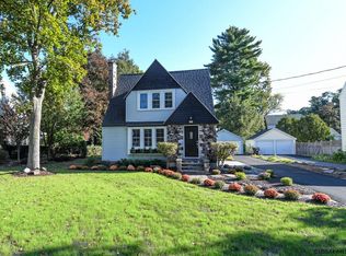 26 Forest Rd, Delmar, NY 12054