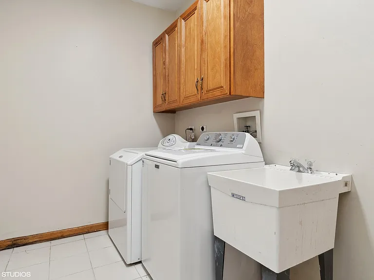 2327 Flat Rock Ct — Photo 25