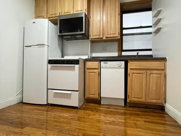 238 E 25th St #16, New York, NY 10010
