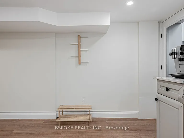 4 Hartford Ave #BASEMENT — Photo 3