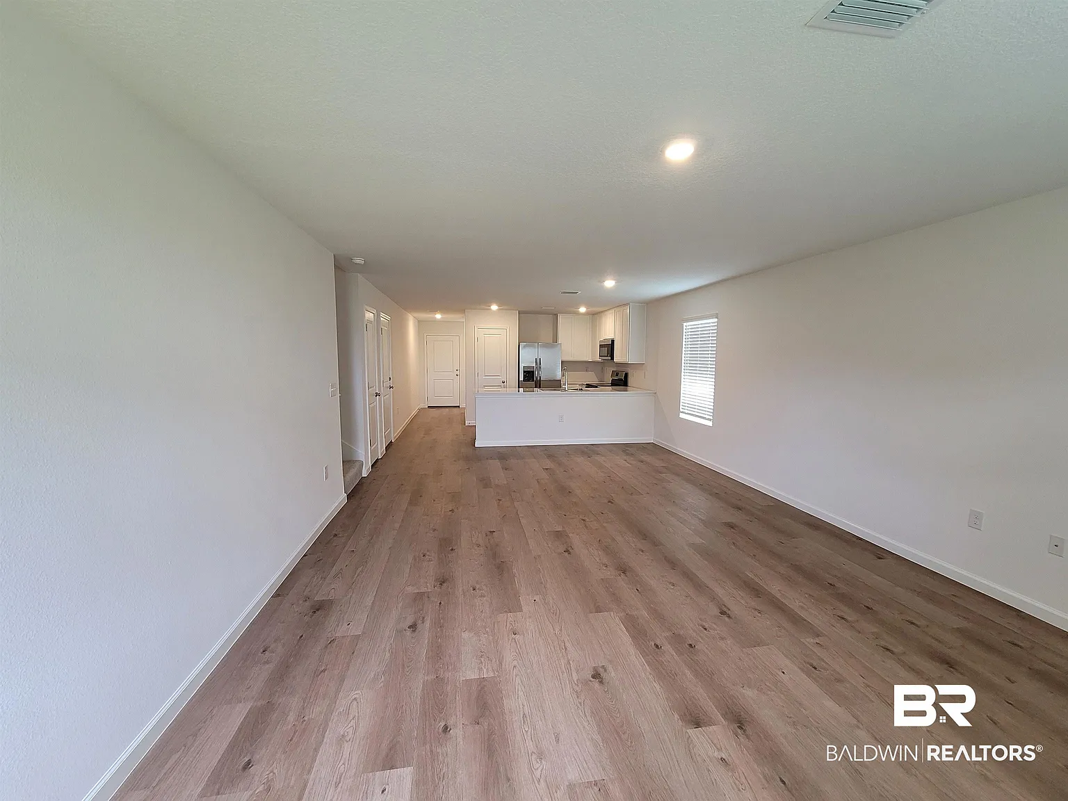4 bed, 2.5 bath, 1891 sqft, $2,100 — Photo 3