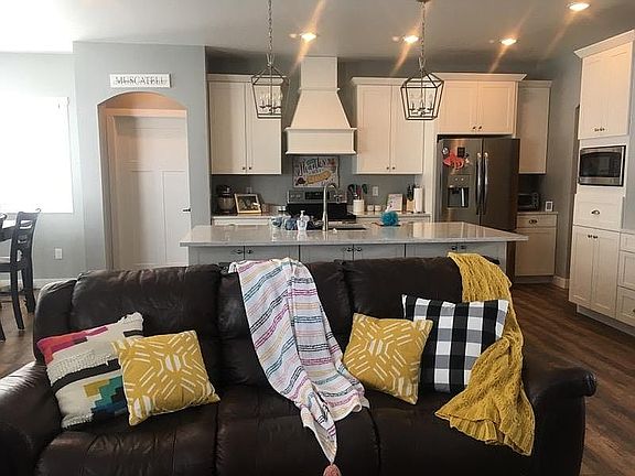 3rd image of 14290 Leisure Ln