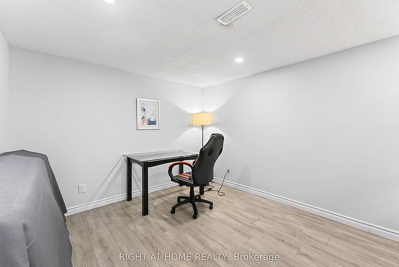 Ottawa House for rent - 4 Bedrooms — photo 26