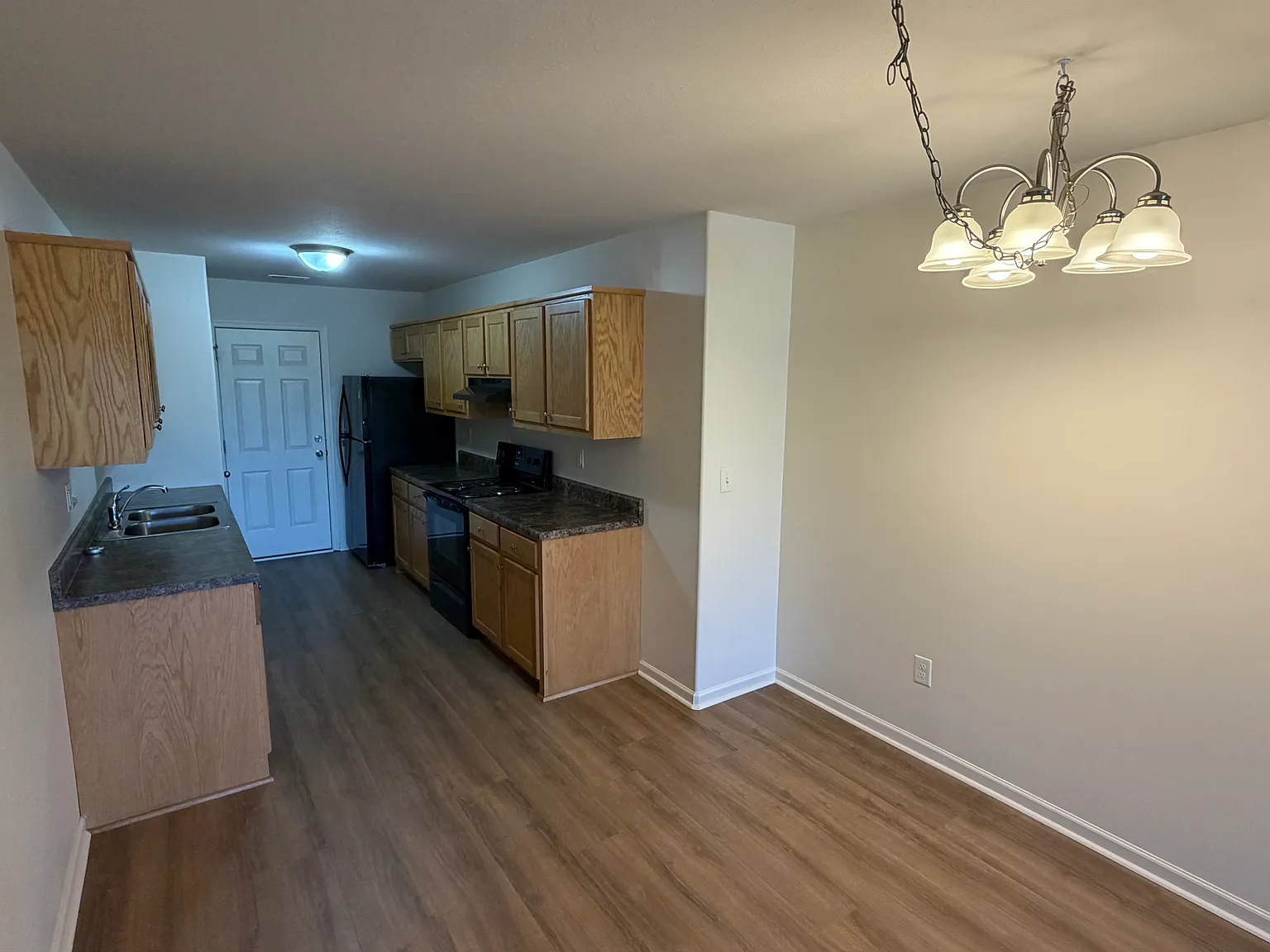 3 bed, 1281 sqft, $1,295 — Photo 4