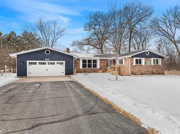 948 Shing Wa Uk Dr, Marinette, WI 54143