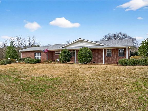 2nd image of 1067 Trace Rd