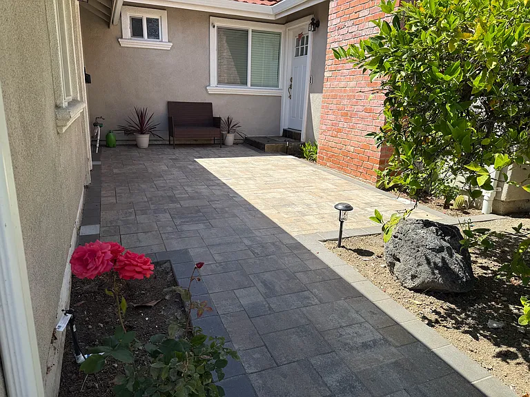 1157 Johnson Ave — Photo 3