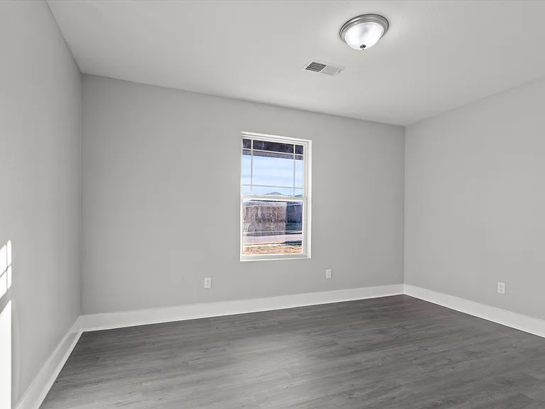 341 Mertle Dr NE — Photo 5