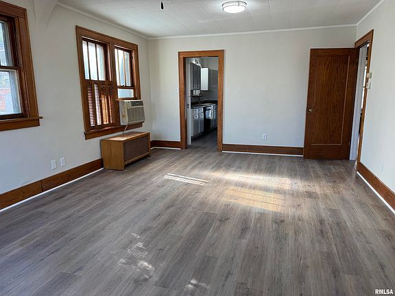 4th image of 211 McKinley Ave