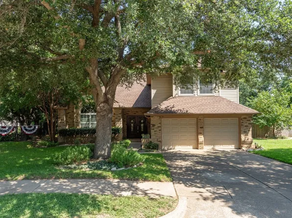 610 Huntington Ct, Grapevine, TX 76051