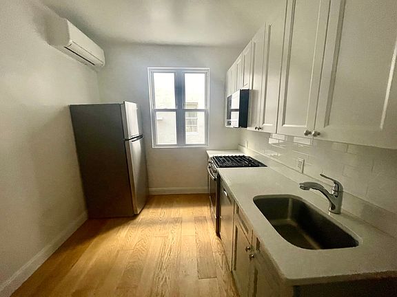 2nd image of 3251 44th St APT 1