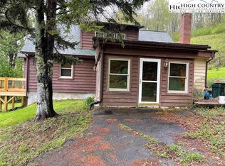 743 School House Rd, Whitetop, VA 24292