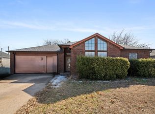 102 Marvin Gdns, Waxahachie, TX 75165