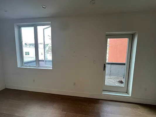 Rented by Delmark Realty LLC | media 9