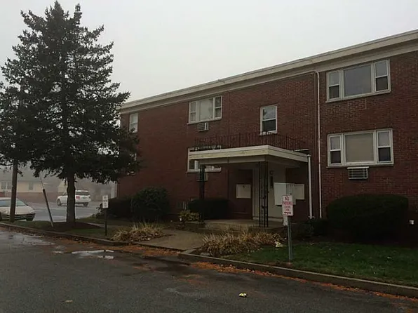 5 Garibaldi St APT 30, North Providence, RI 02911