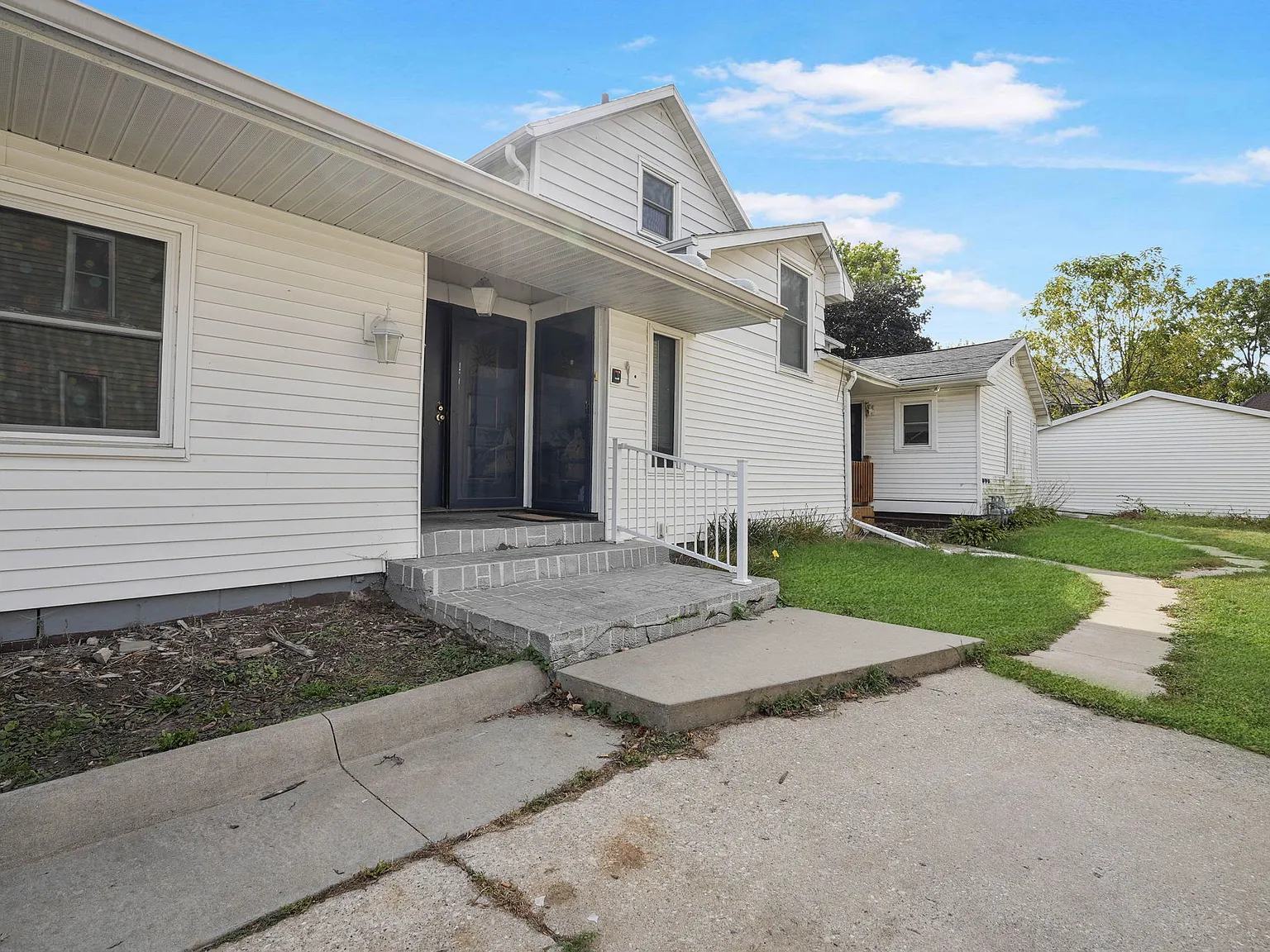 2 bed, 810 sqft, $850 — Photo 2