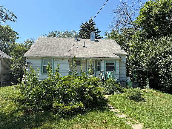 4th image of 306 N 3rd St