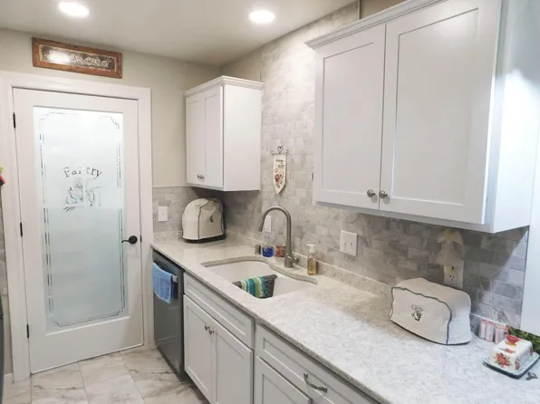 151 N University DRIVE #126, West Bend, WI 53095