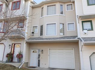 35 Patina Vw SW, Calgary, AB T3H3R4