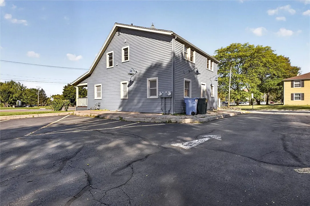 2 bed, 1.0 bath, 1544 sqft, $1,700 — Photo 4