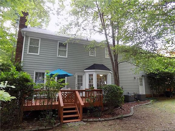 3rd image of 2710 Heathershire Ln
