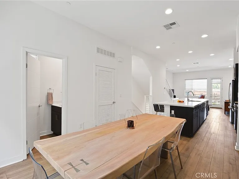 257 Elm Ave — Photo 5