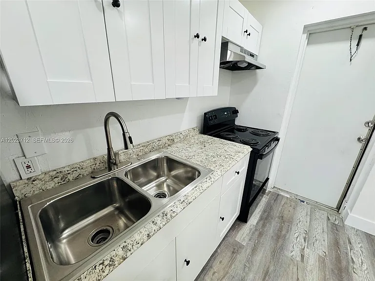 631 NW 11th Ave #B — Photo 10
