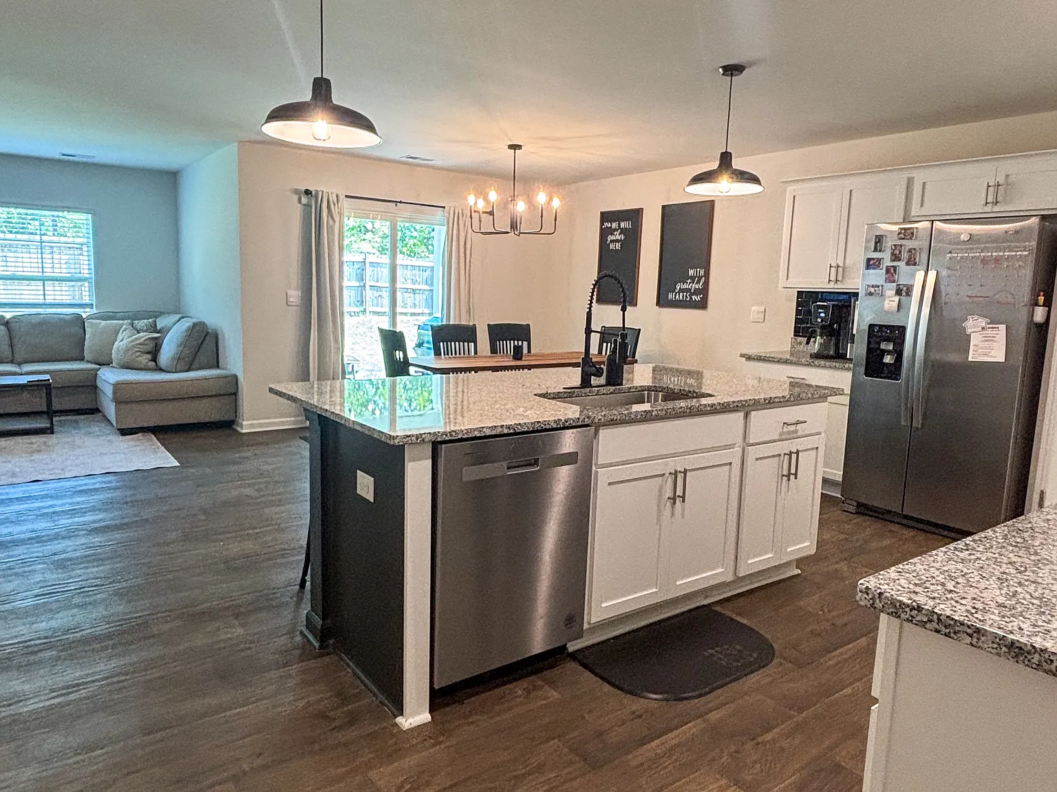 4 bed, 1772 sqft, $2,100 — Photo 2