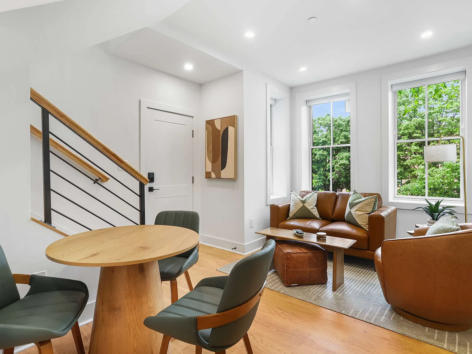 2 bed, 800 sqft, $6,000 — Photo 1