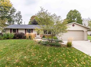 506 Larry Ln, Green Bay, WI 54311