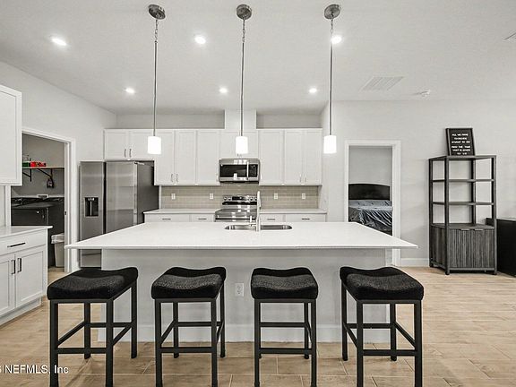 3rd image of 12 LANSING Lane
