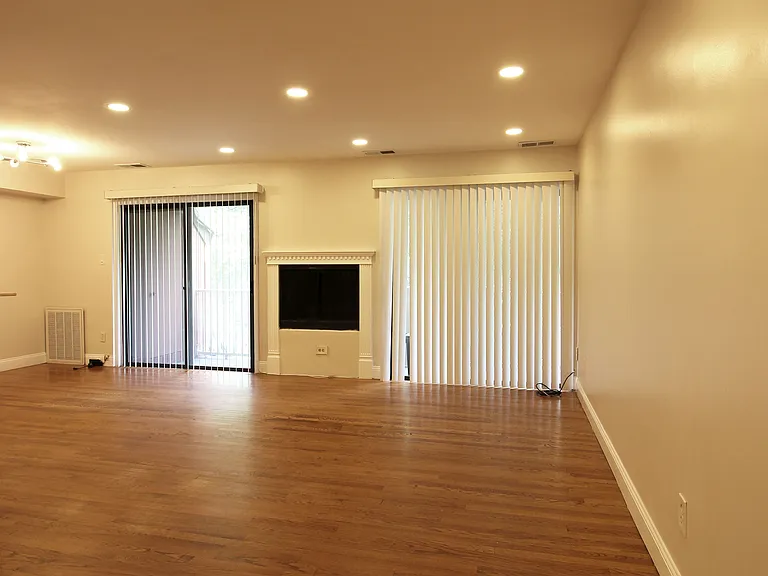 3946 El Camino Pl #11 — Photo 2