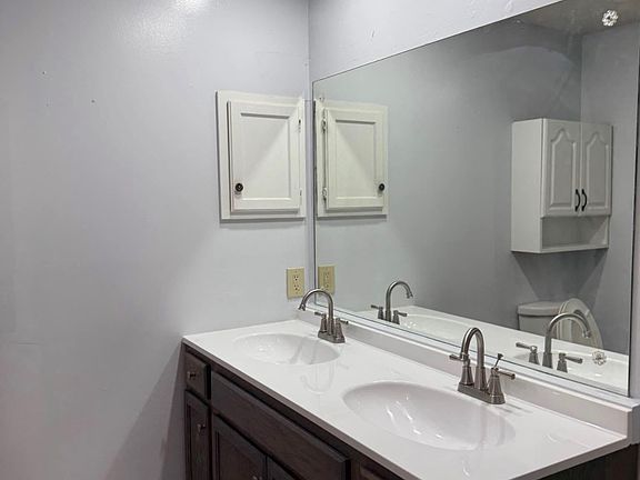 5th image of 1221 Bluff Creek Cir