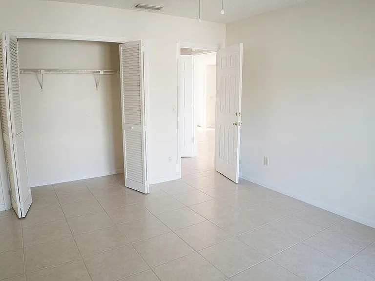 13368 Bedford Mews Ct — Photo 3