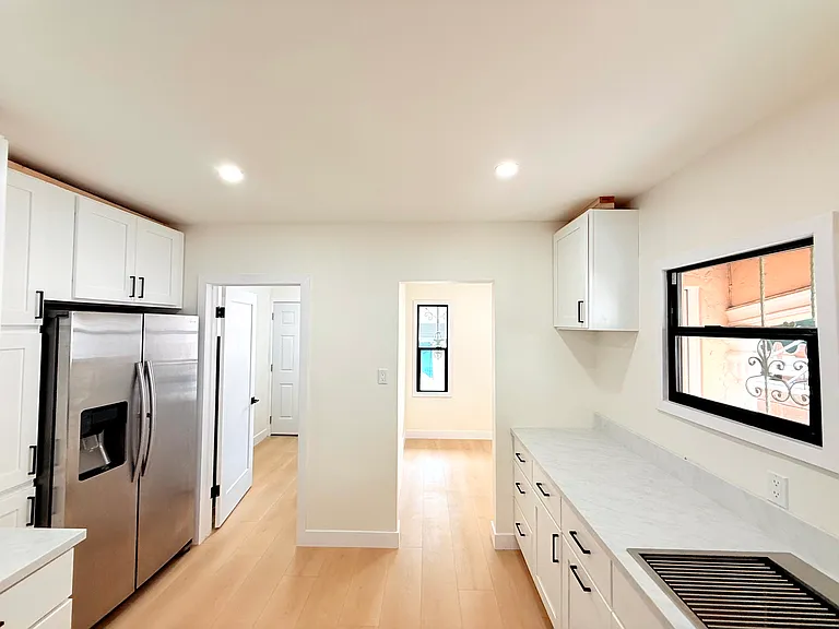 6132 Whitsett Ave #6132 — Photo 11