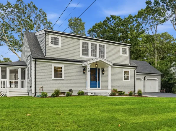 30 Deerfield Rd, Osterville, MA 02655