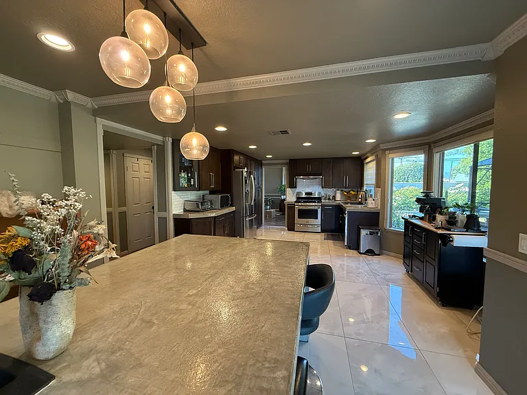 522 Delany Ct — Photo 10
