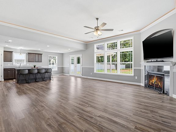 4th image of 513 Fairlead Ln