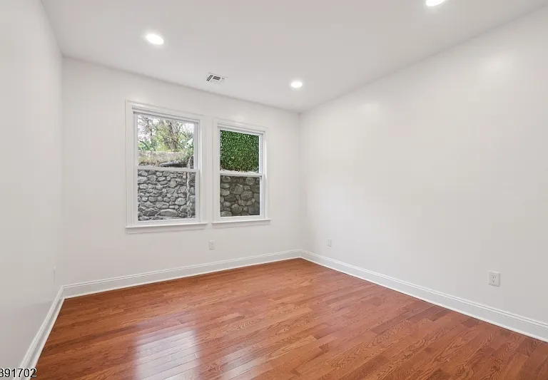 915 Main St #2R — Photo 12