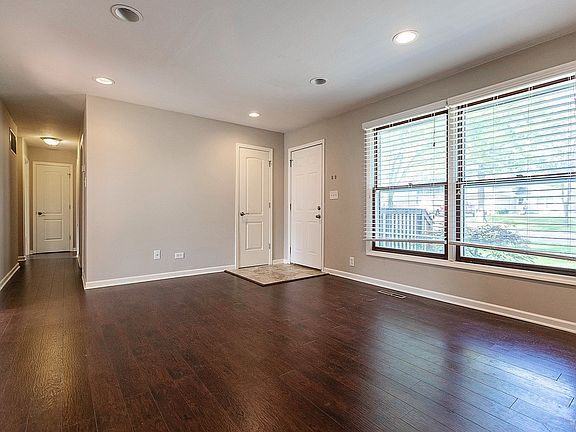 3rd image of 7161 East Ave