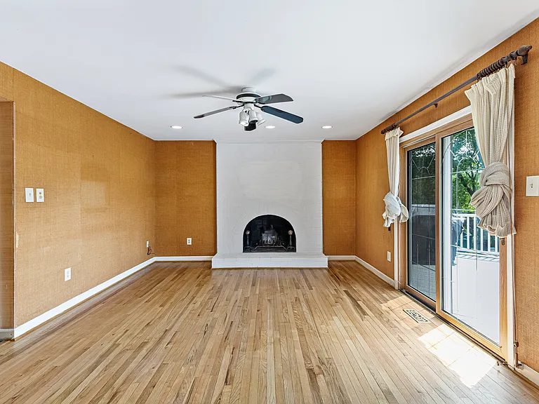 7416 Royal Dominion Dr — Photo 18