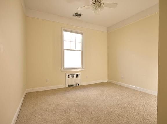 4th image of 138 Chatsworth Ave #1