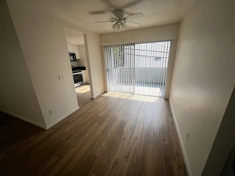 740 N Alfred St #204 — Photo 10