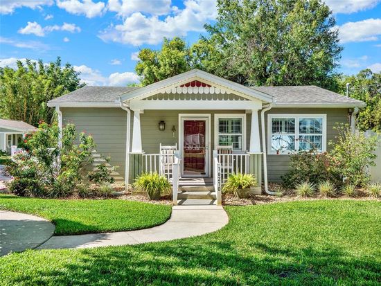 16210 Lake Saunders Dr, Tavares, FL 32778