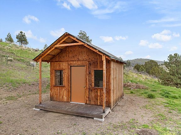 5th image of 36020 Alder Creek Rd