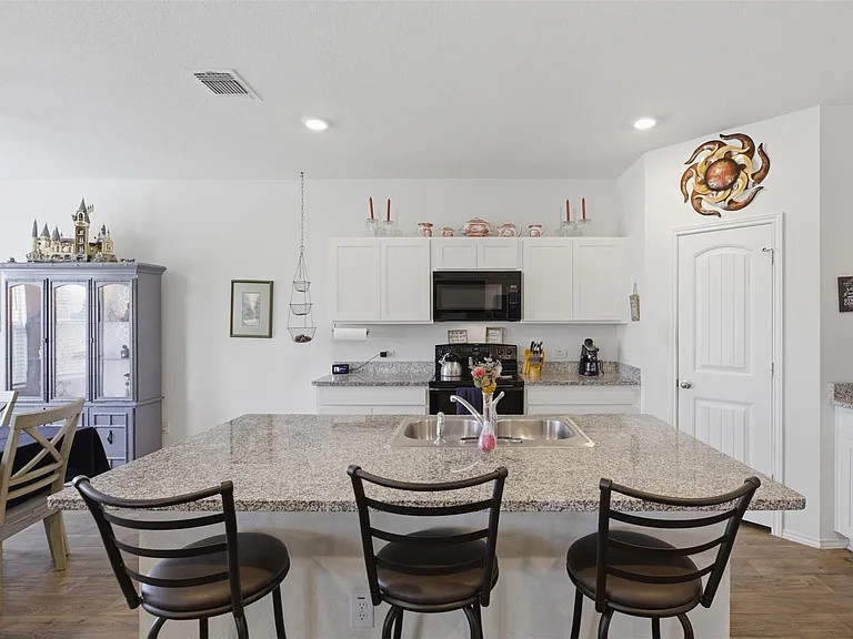 19017 Romano Dr — Photo 16